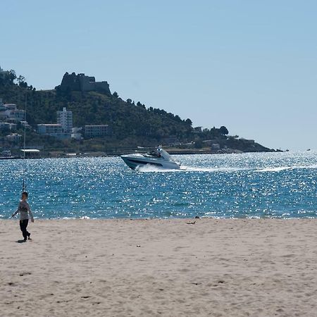 Apartamento A Pie De Playa, Climatizado Y Parking روساس المظهر الخارجي الصورة
